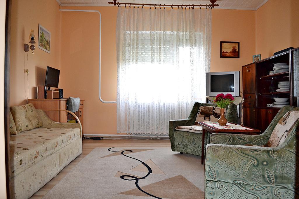 Ferenc Wellnes Apartment Csajág Екстериор снимка